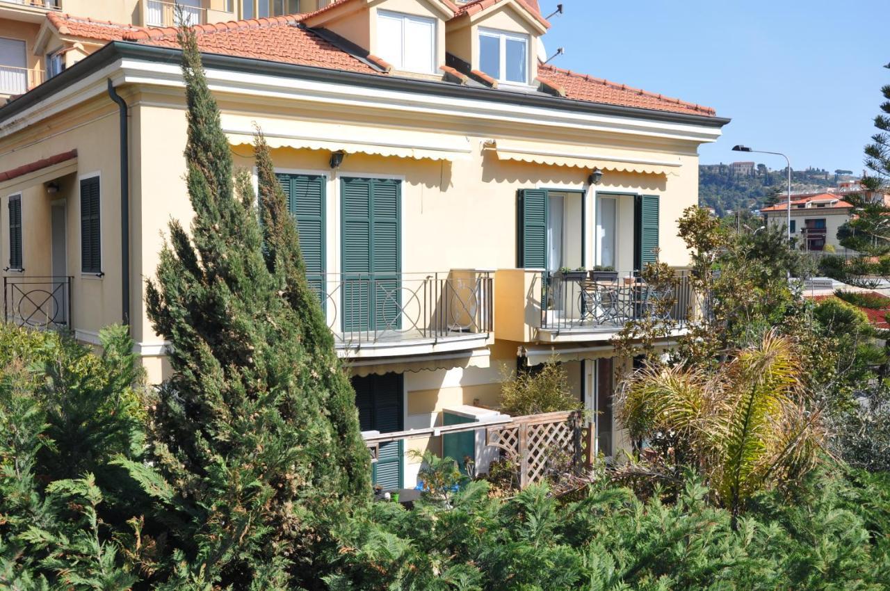 Appartamento Villa Rita A 100 M Dal Mare! Vallecrosia Luaran gambar